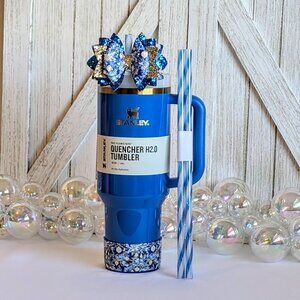 Stanley 2023 Holiday Exclusive ARCTIC TWIST 40oz Tumbler BNWT + Custom Bow/Boot